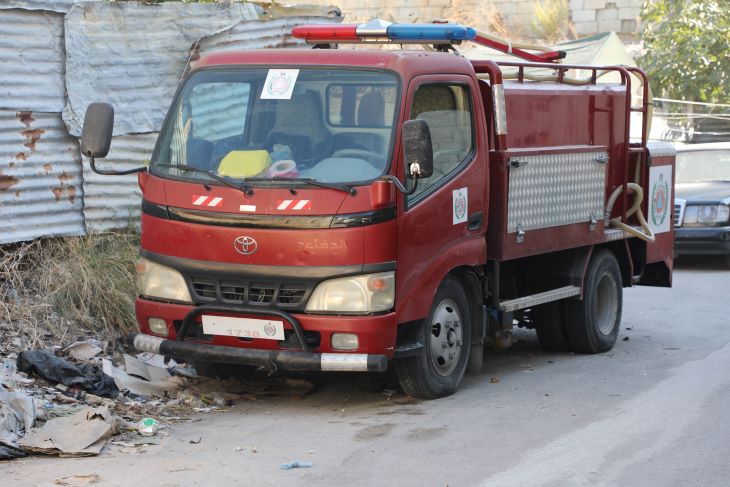 “الإطفاء الفلسطيني” في عين الحلوة على خطوط الدفاع الأولى