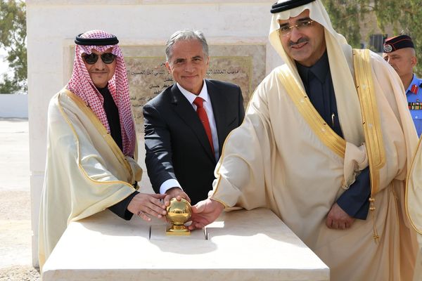الصندوق السعودي للتنمية يشارك في وضع حجر الأساس لمشروع توسعة مستشفى الأمير فيصل في الأردن
