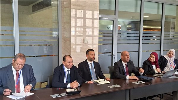 وزير العمل يبحث مع نظيره العُماني تعزيز التعاون المشترك