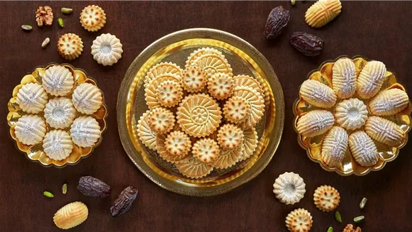 بأسعار تبدأ من 150 جنيهًا، القهوة والمستكة جديد كعك عيد الفطر 2026