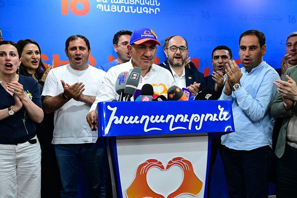 رئيس وزراء أرمينيا يعلن فوز حزبه في الانتخابات البرلمانية