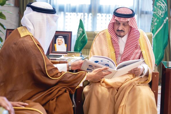 أمير الرياض يكرم الفائزين بجائزة فيصل بن بندر للتميز والإبداع