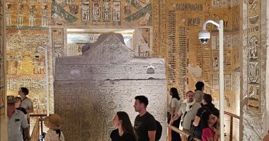 الأقصر فى العيد شكل تانى.. رحلات عبر الزمن تبدأ من مغامرة البالون على ارتفاع 2000 قدم وتنتهى بسحر المعابد الجنائزية ومتاحف التحنيط والفن المصرى القديم.. وجولات نيلية مبهجة لجميع الزوار الأجانب والمصري