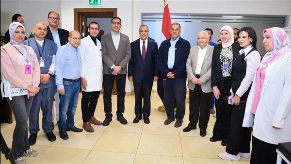 عبد العاطي يطلق حملة للتبرع بالدم بمقر وزارة الخارجية لمستشفى 57357 (صور)