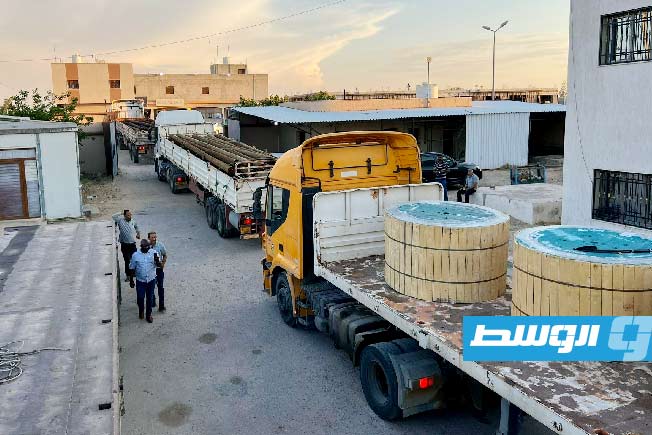 شركة الكهرباء ترسل أعمدة ومحولات وكوابل إلى غات