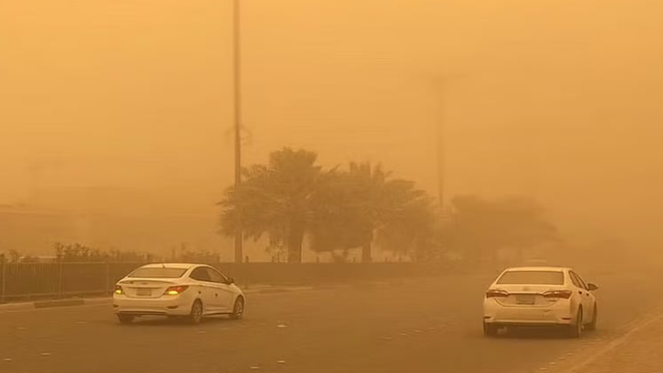 «الأرصاد» ينبه من رياح نشطة مثيرة للأتربة على محافظتي القنفذة والليث