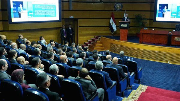 وزير البترول يعقد حوارا مفتوحا مع رؤساء شركات الإنتاج ونوابهم