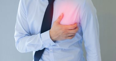 12 دلالة مرضية لآلام الصدر.. متى تستدعي التدخل الطبي؟