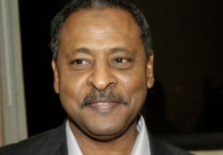 حين تسقط هيبة الدولة… كامل إدريس بين ضياع الوقار وتحول المنصب إلى مشهد عبثي