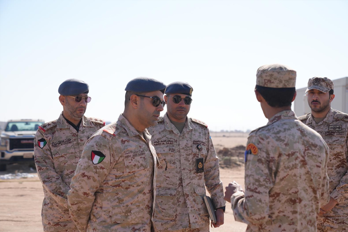نائب رئيس الأركان يتفقد مواقع الجيش في شمال البلاد