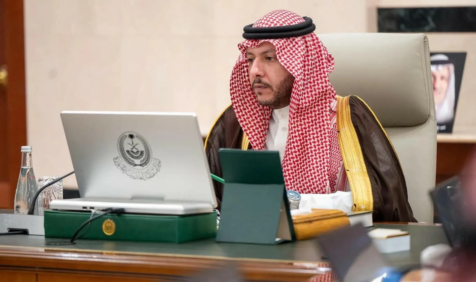 نائب أمير المدينة المنورة يرأس اجتماع اللجنة العليا لتنمية قطاع التمور بالمنطقة