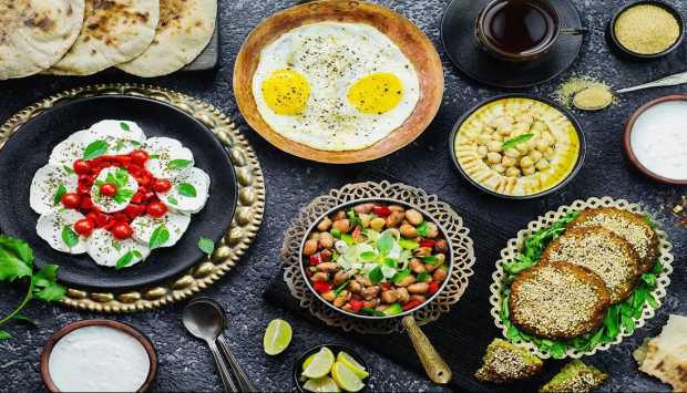 لسحور مريح.. أطعمة ومشروبات تحافظ على طاقتك طوال النهار