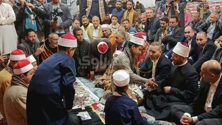 وزير الأوقاف يستمع للمشاركين في مسابقة "أصوات من السماء" بالمنيا