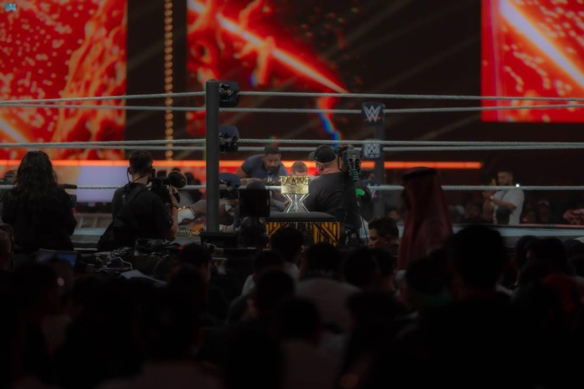 سامي زين يتوج بلقب WWE بلا منازع.. وفيمي وسكاي يحسمان لقبي ملك وملكة الحلبة بالرياض