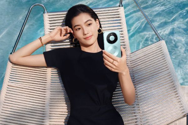 هاتف HUAWEI Mate 80 Pro متوفر الآن في المملكة مع ميزة AI Composition الجديدة
