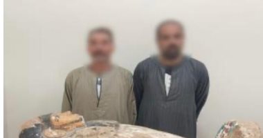 كنز الرومان فى قبضة الأمن.. ضبط تابوت أثرى نادر بحوزة تجار آثار بسوهاج