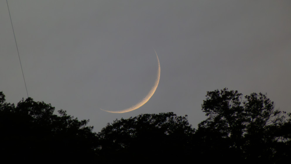 "الجمعية الفلكية" تحذر من النظر في التلسكوب أو المنظار للبحث عن هلال رمضان الثلاثاء