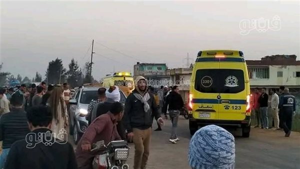 إصابة 5 أشخاص في حادث تصادم ميني باص مع سيارة ربع نقل بالخانكة