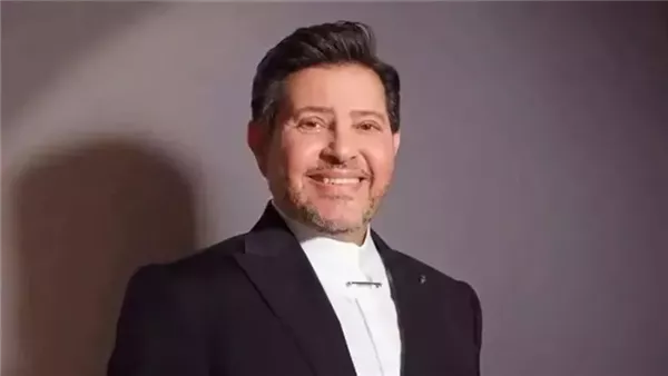 تحت إشراف طاقم طبي أجنبي، هاني شاكر يبدأ رحلة الاستشفاء في باريس