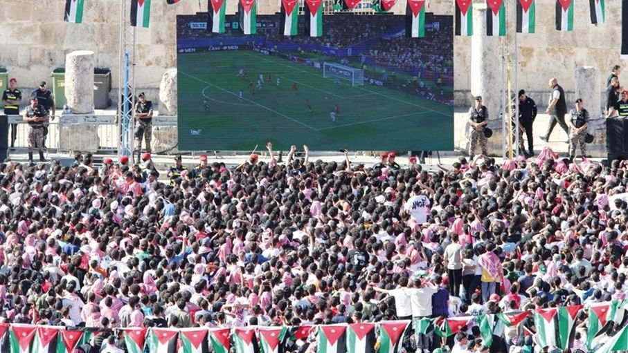 الأردنيون يرسمون ملحمة وطنية خلف النشامى