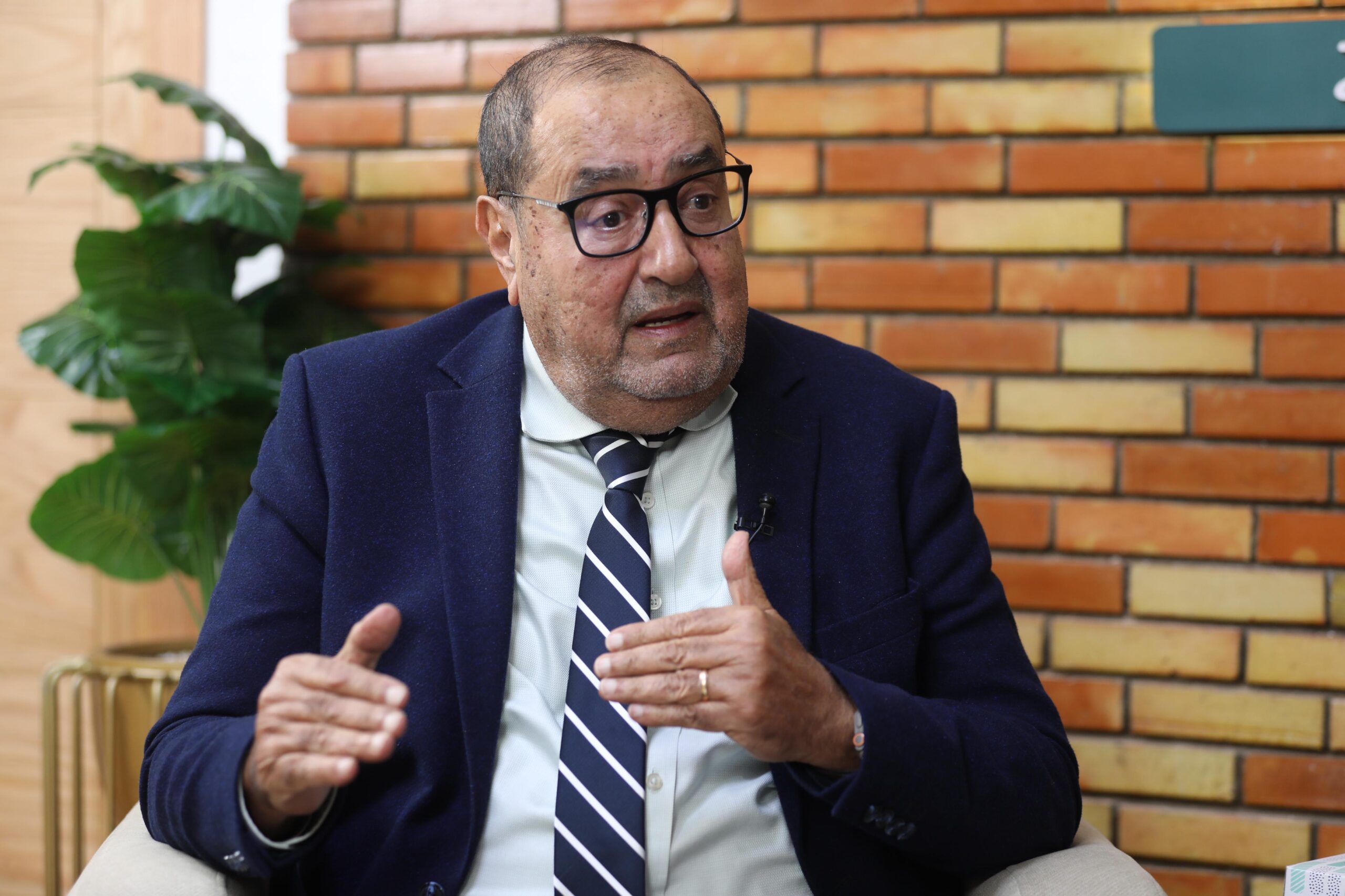 لشكر: قرار “الساعة” بيد الملك والحكومة .. والتقارب مع الأغلبية تفرضه “الديمقراطية الاجتماعية”
