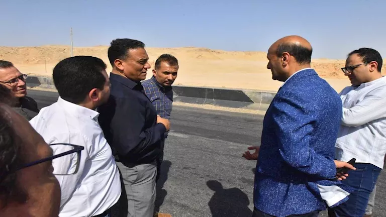 محافظ أسيوط يتفقد موقعًا لإنشاء مأوى للكلاب الضالة بطريق المطار