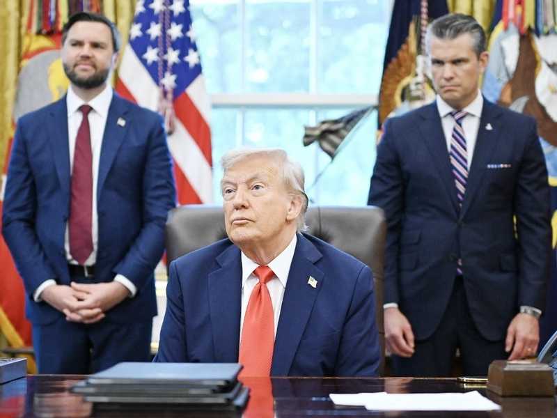 البيت الأبيض: ترامب يعقد اجتماعاً مع فانس ووزير الحرب ورئيس الأركان