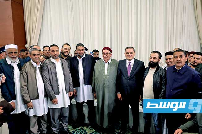 بعد الزاوية وورشفانة.. الدبيبة يلتقي أعيان وقيادات تاجوراء على مأدبة الإفطار