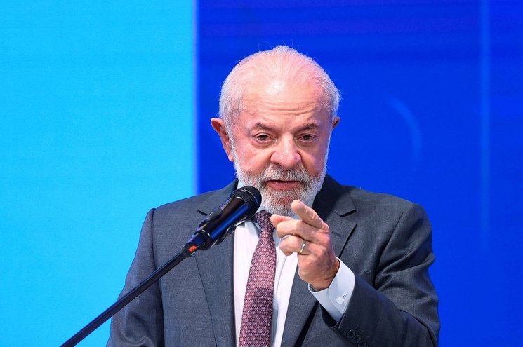 الرئيس البرازيلي يخضع لعلاج إشعاعي بعد إزالة كتلة جلدية من فروة الرأس