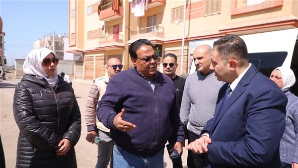 جولة ميدانية لمحافظ دمياط بقرية كفر سعد لمتابعة أعمال النظافة والمعدات