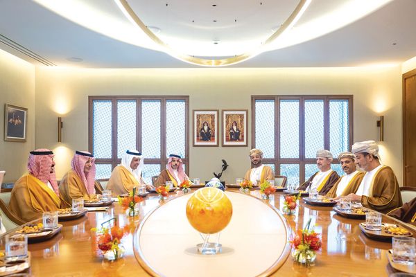 المملكة وعُمان تؤكدان على أمن الممرات المائيــة واستقــرار المنطقـــة