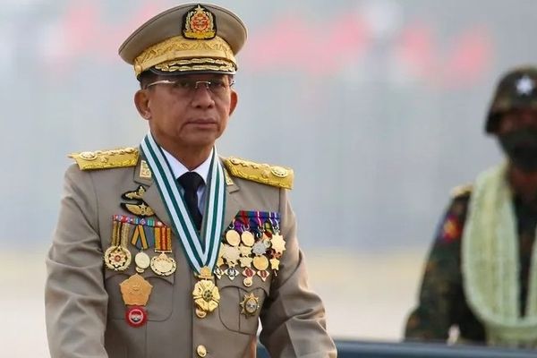 ميانمار تنتخب القائد الأعلى السابق للقوات المسلحة رئيسًا لبلادها