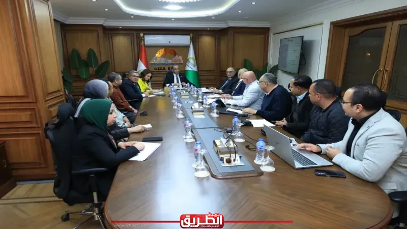 محافظ الجيزة يعقد اجتماعًا موسعًا لمتابعة ملفات العمل بحي العمرانية