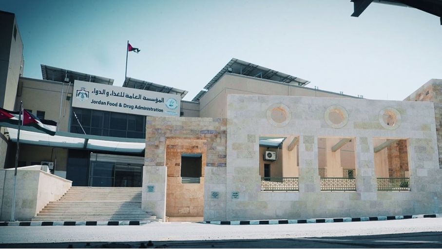 ضبط 1,390 كغم من الألبان والأجبان غير الصالحة في عمان