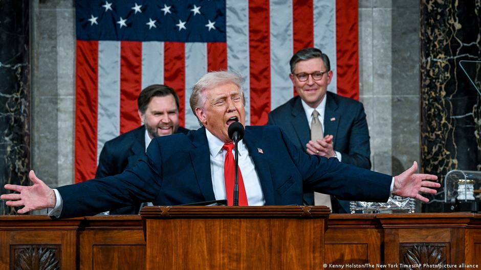 ترامب يشيد بإنجازاته ويعلن "عودة أمريكا أقوى من أي وقت مضى"