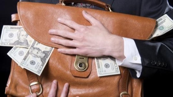 حالات تصل فيها جريمة الاختلاس إلى السجن المؤبد