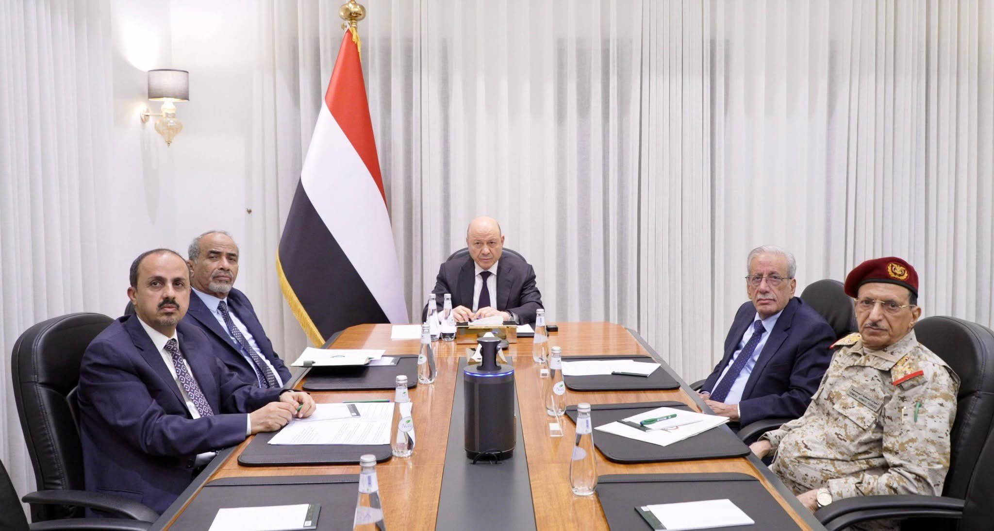 تداعيات الرحلة الإيرانية لصنعاء.. اجتماع طارئ لـ«الرئاسي اليمني» ورسائل حاسمة لطهران