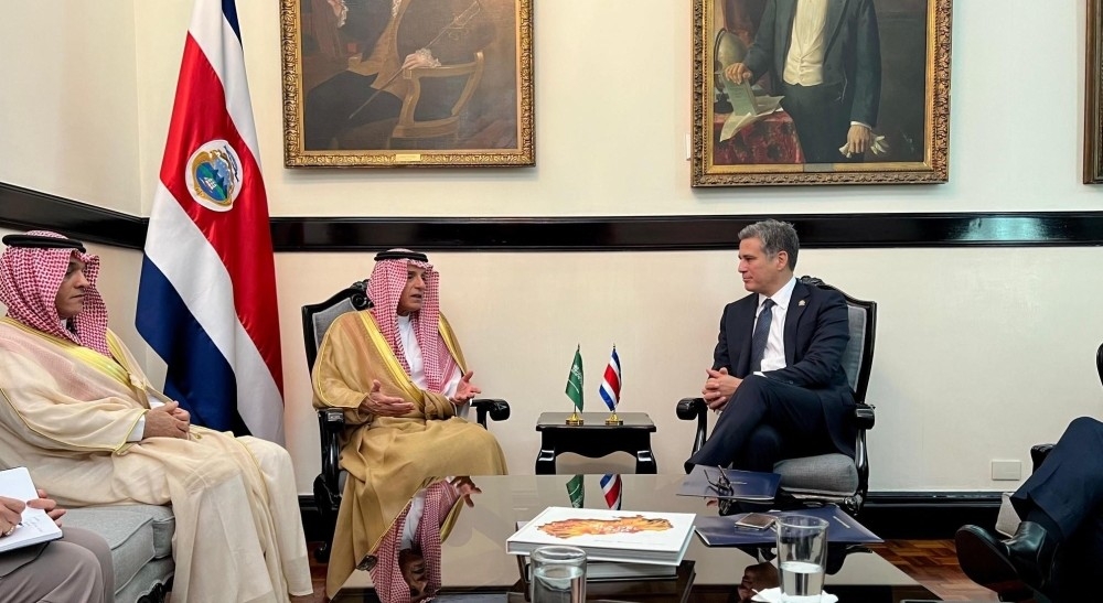 "الجبير" يبحث فرص تعزيز التعاون مع وزير خارجية كوستاريكا