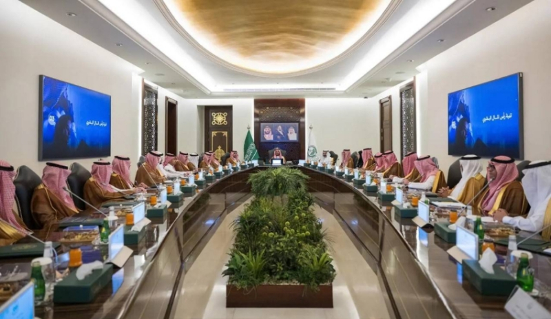 نائب أمير مكة يطلع على جاهزية التقنيات الرقمية بالحج