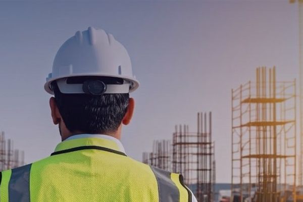 ضبط 55 مزاولًا للعمل الهندسي دون اعتماد مهني في أحد المشاريع الكبرى بجازان