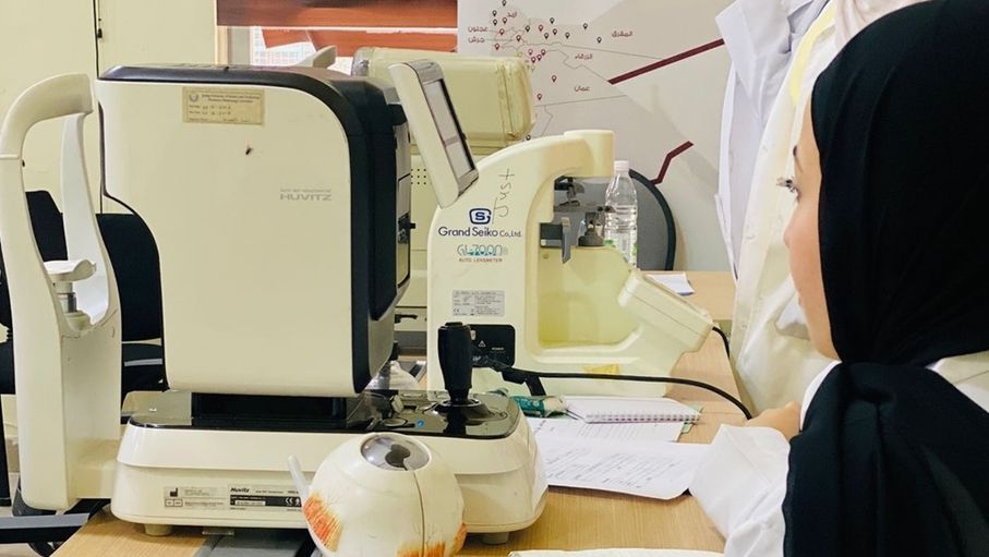 مئات المستفيدين من مبادرة مجانية لفحص النظر في الأغوار الشمالية