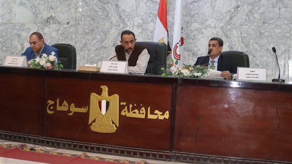محافظ سوهاج يلتقي أصحاب مستودعات البوتاجاز لبحث آليات التوزيع وضبط المنظومة