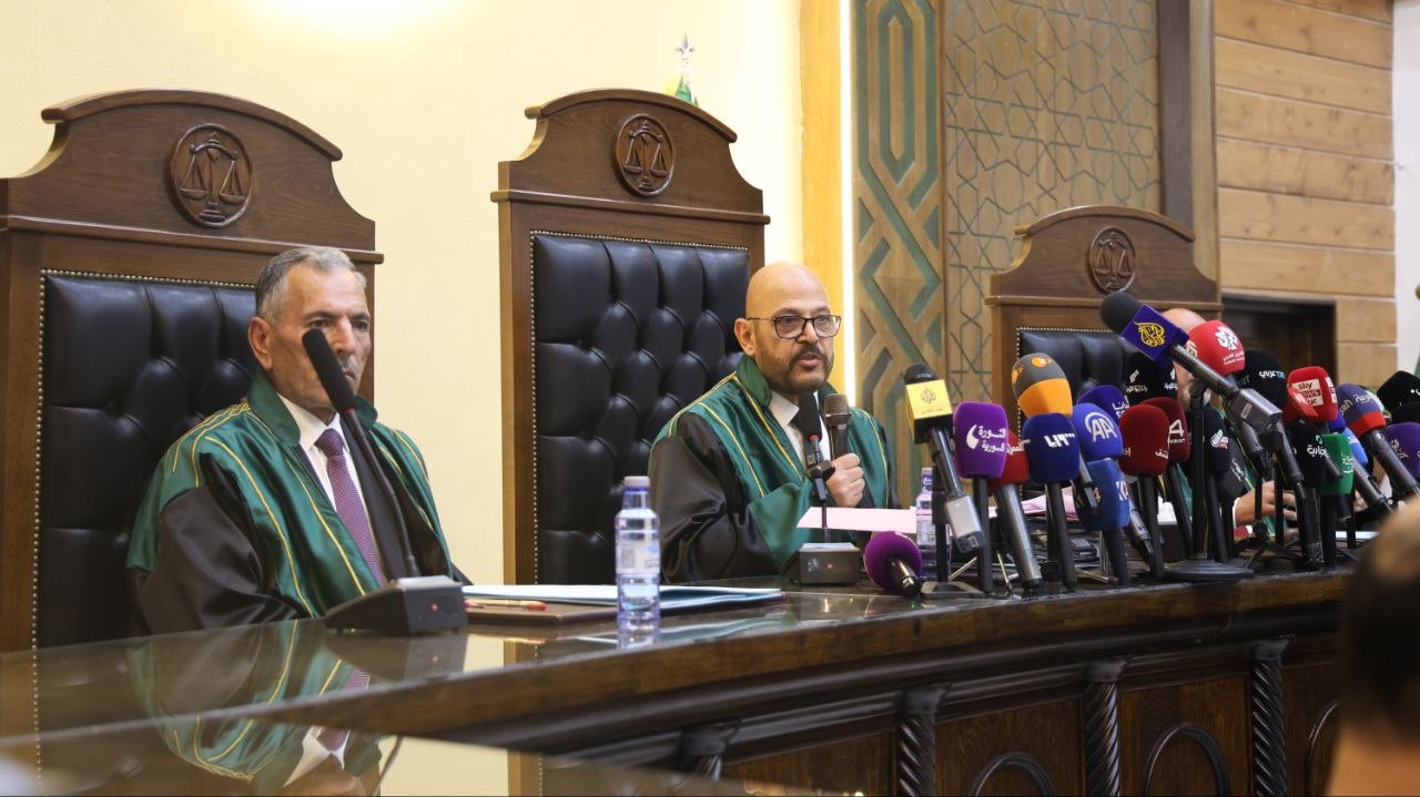 تجريد بشار وماهر الأسد من حقوقهما المدنية ووضع أملاكهما تحت إدارة الدولة
