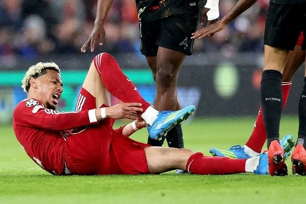 ليفربول يعلن تفاصيل إصابة إيكيتيكي