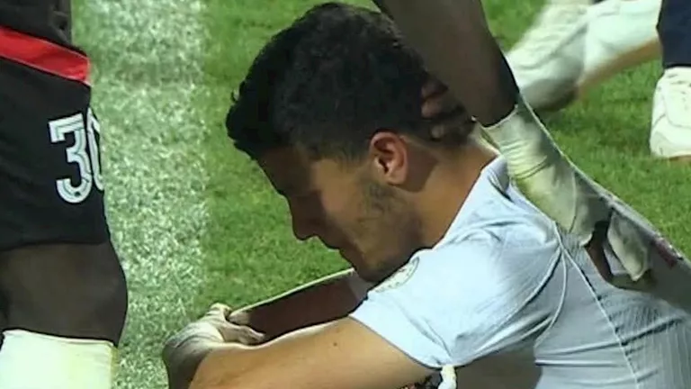 خاص.. سر انهيار محمد شحاتة بعد مباراة اتحاد العاصمة في الكونفدرالية