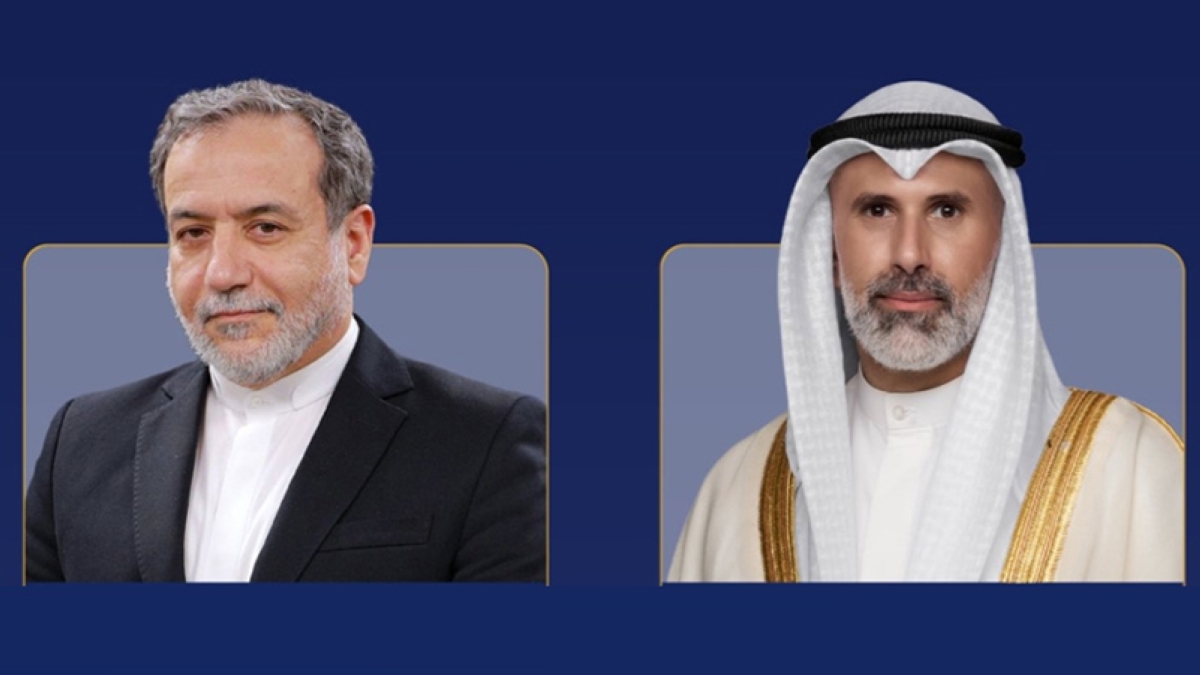 وزير الخارجية يتلقى اتصالاً من نظيره الإيراني ويطالبه بضرورة الالتزام بمبادئ حسن الجوار