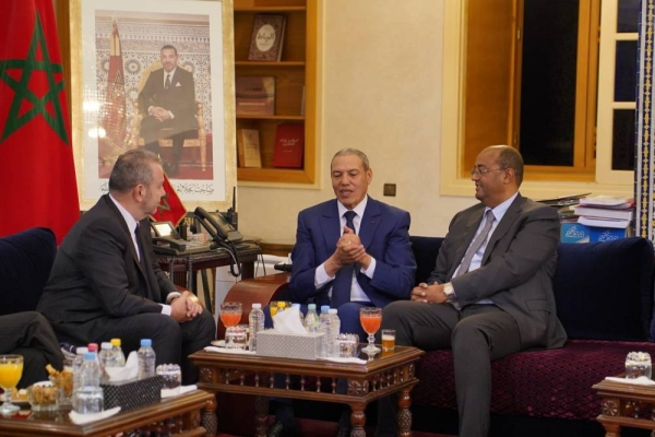 السفير الفرنسي بالمغرب يجري سلسلة لقاءات مع كبار المسؤولين المحليين بالعيون