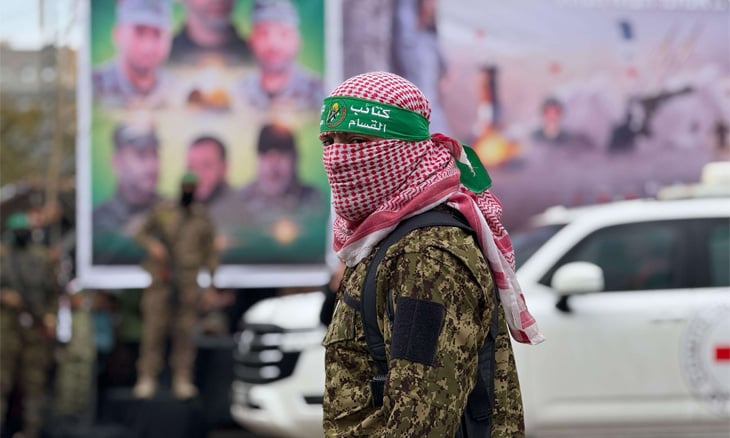 معادلة غزة المعقدة: لماذا يحتاج الجميع بقاء حماس؟