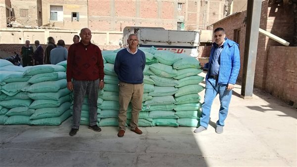 ضبط 80 جوال دقيق مدعم و96 أسطوانة غاز قبل تهريبها بالجيزة