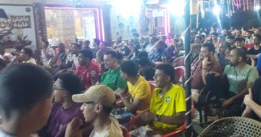 يا رب النصر لمصر .. أهالى الوادي الجديد على المقاهي لمتابعة مبارة المنتخب ونيوزلندا